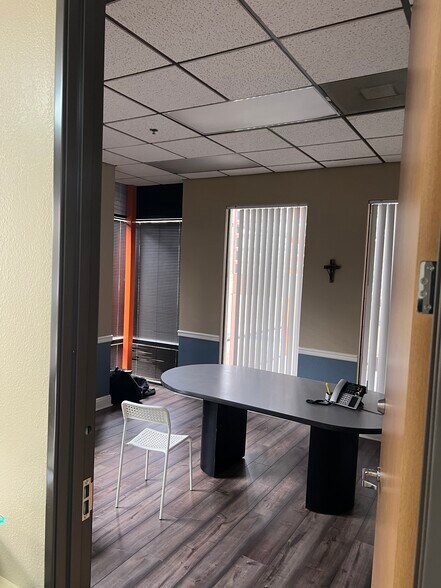 More Photos Of 1750 California Ave, Corona Unknown For Lease