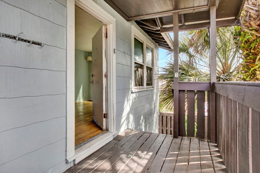 More Photos Of 315 15th Ave N, Jacksonville Beach Apartments For Sale
