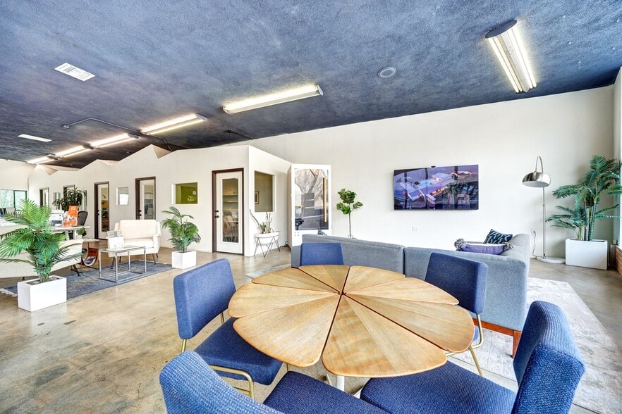 More Photos Of 930 Foothill Blvd, La Cañada Flintridge Storefront For Lease