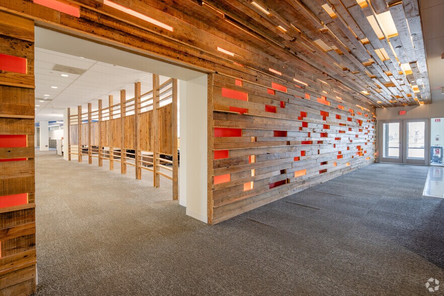 More Photos Of 850-868 Technology Way, Libertyville Office For Lease