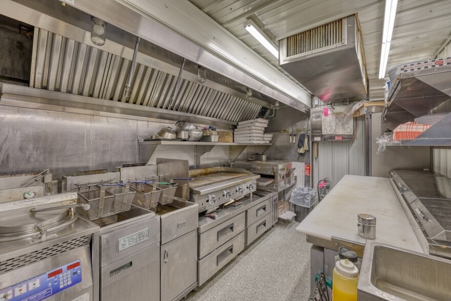 More Photos Of 7440 N Pats Landing Rd, Hayward Restaurant For Sale