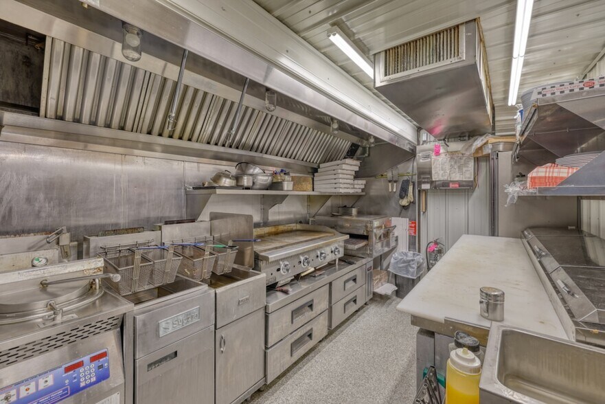 More Photos Of 7440 N Pats Landing Rd, Hayward Restaurant For Sale