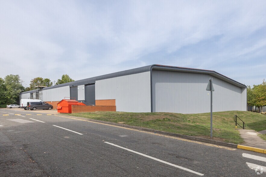 More Photos Of 28-31 Alston Dr, Milton Keynes Warehouse For Lease