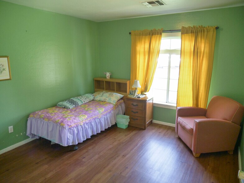 More Photos Of Sheridan, Phoenix Rehabilitation Center For Sale