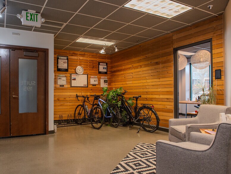 More Photos Of 3300 Meridian Ave N, Seattle Office Residential For Lease