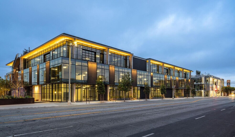 More Photos Of 2922 Crenshaw Blvd, Los Angeles Office For Lease