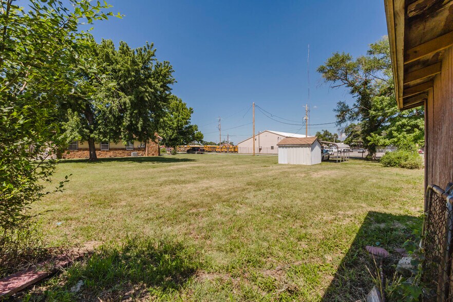 More Photos Of 1610 W 6th Ave, El Dorado General Retail For Sale