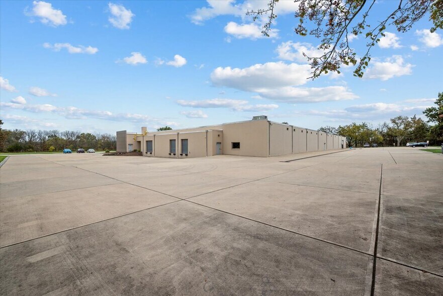 More Photos Of 3087 E Us 22, Somerville Manufacturing For Lease