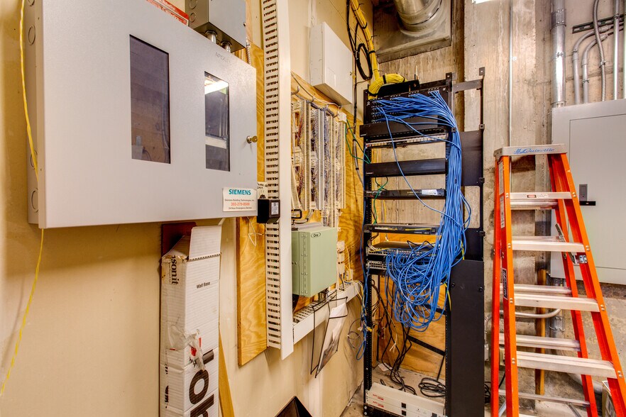 More Photos Of 5878 S Rapp St, Littleton Office For Lease