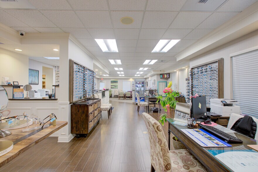 More Photos Of 2020 Colorado Ave, Turlock Office For Sale