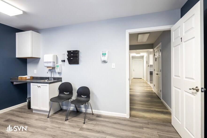 More Photos Of 1606 US Highway 27 N, Cynthiana Office For Sale