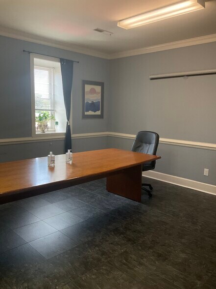 More Photos Of 1345 Garner Ln, Columbia Office For Sale