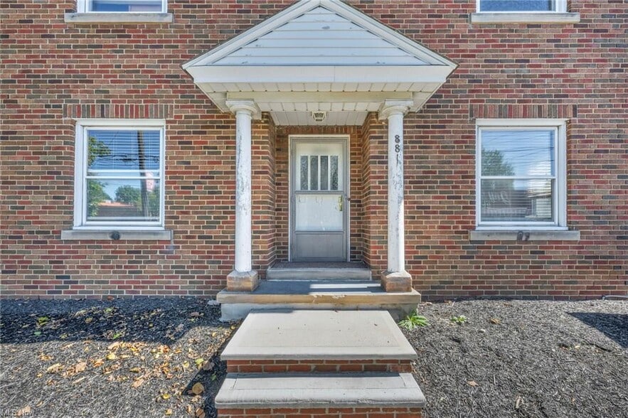 More Photos Of 881 E 222nd St, Euclid Office Residential For Sale