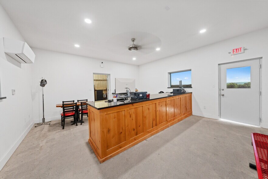 More Photos Of 4159 Highway 6, Clifton Showroom For Sale