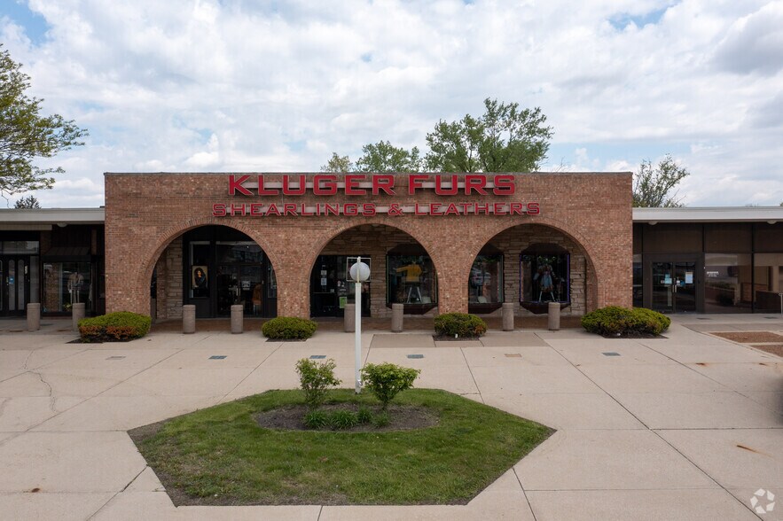 More Photos Of 3235-3345 Vollmer Rd, Flossmoor Unknown For Lease