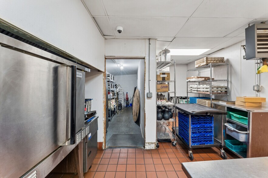 More Photos Of 62 Cove St, New Haven Specialty For Sale