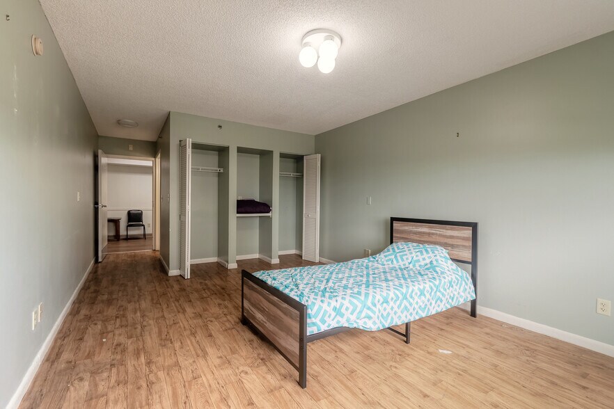 More Photos Of 1050 Ocean Shore Blvd, Ormond Beach Apartments For Sale