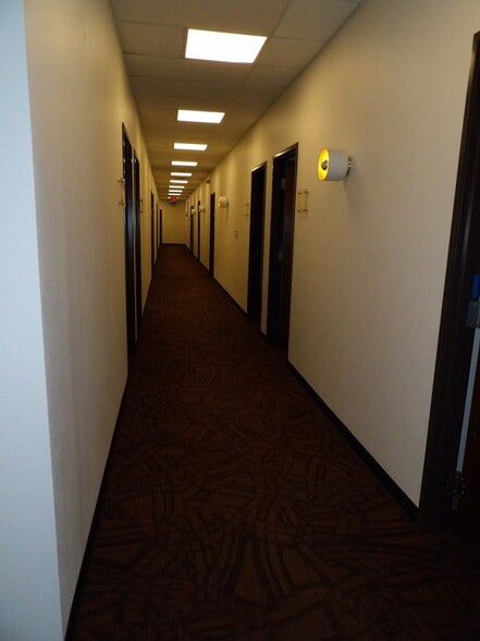 More Photos Of 11500 Pellicano Dr, El Paso Showroom For Lease