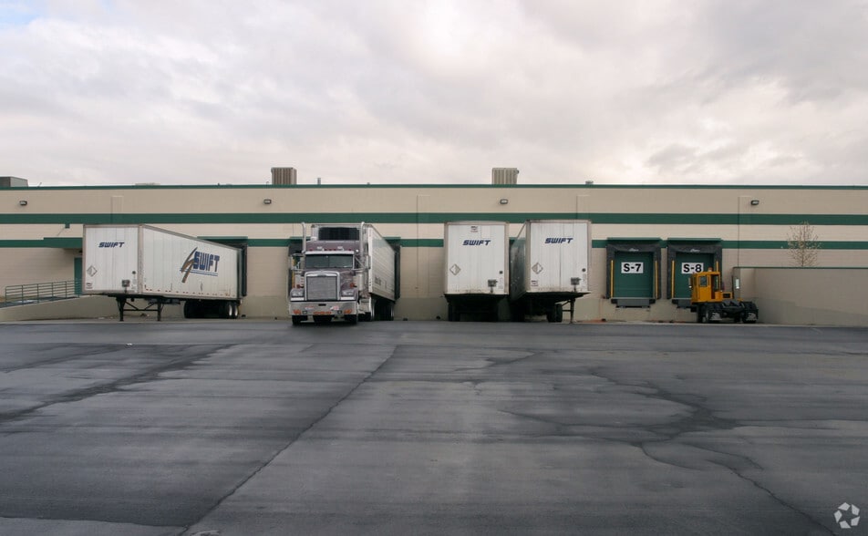 More Photos Of 7036 S High Tech Dr, Midvale Warehouse For Lease