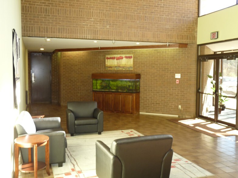 More Photos Of 5252 Cherokee Ave, Alexandria Schools For Lease