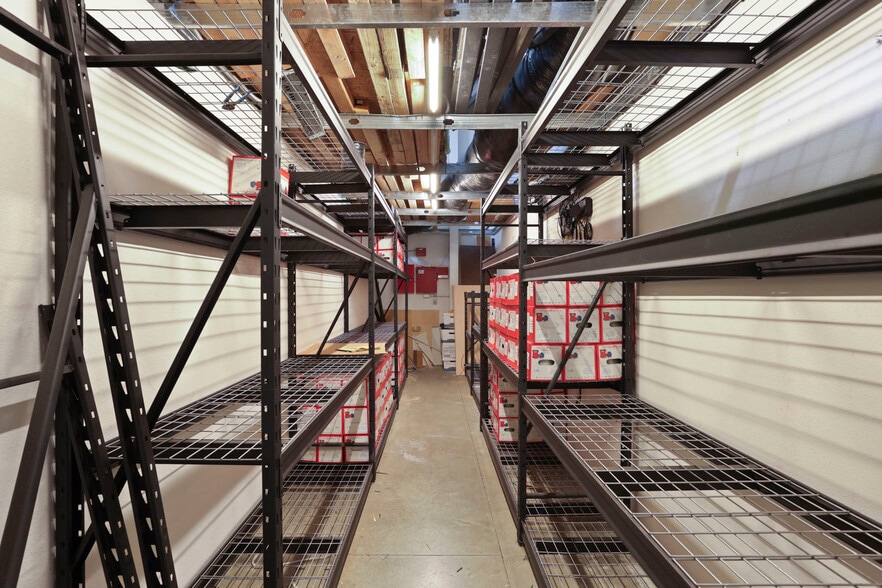 More Photos Of 600-626 Commerce Ct, Manteca Service For Lease