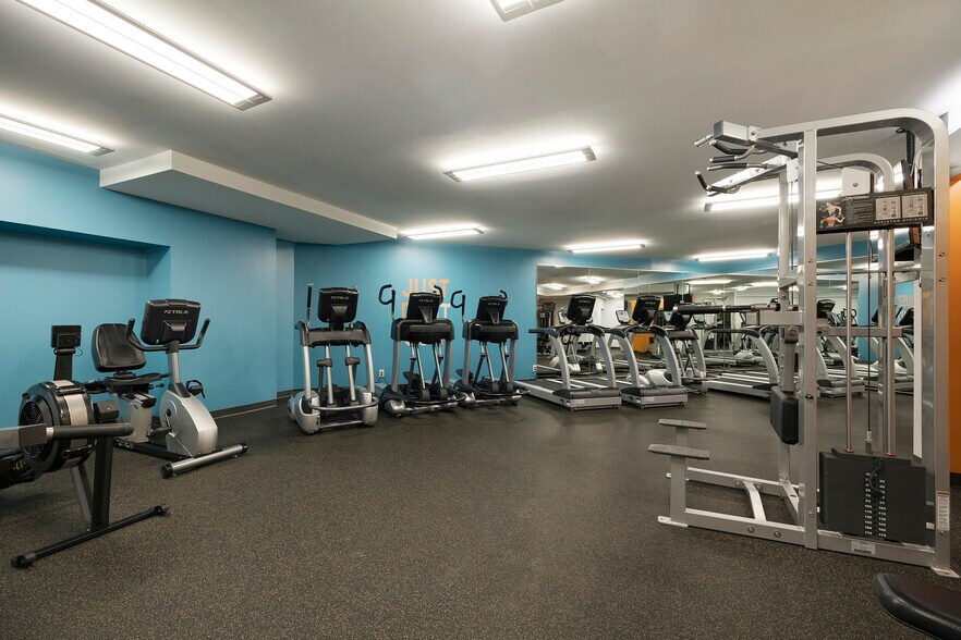 More Photos Of 900 S 2nd Ave, Minneapolis Unknown For Sale