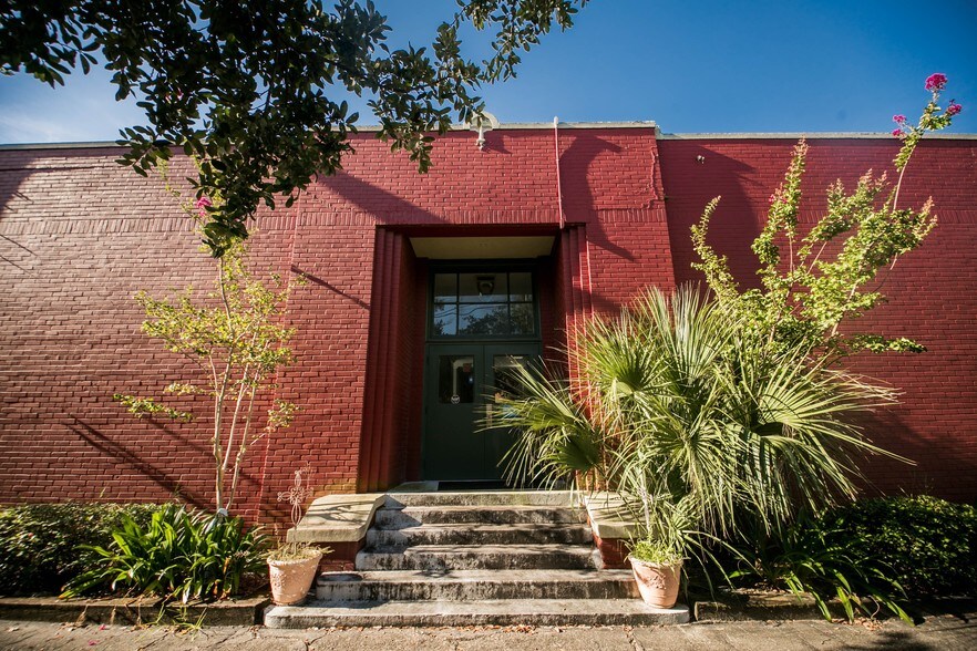 More Photos Of 2415 17th St, Gulfport Specialty For Sale