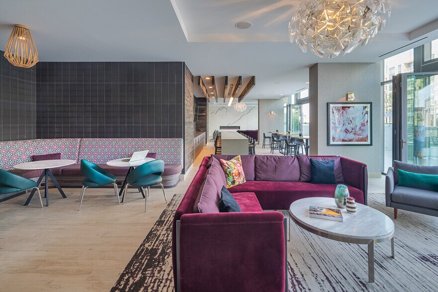 More Photos Of 1140 N Wells St, Chicago Apartments For Lease