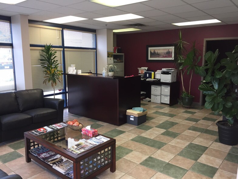 More Photos Of 4999 43rd St SE, Calgary Light Distribution For Sale