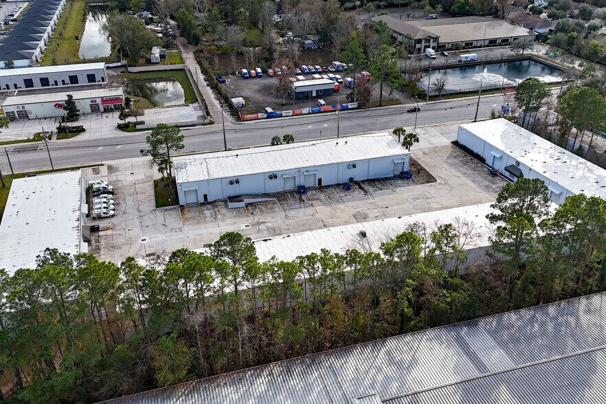 More Photos Of 4949 Sunbeam Rd, Jacksonville Unknown For Lease