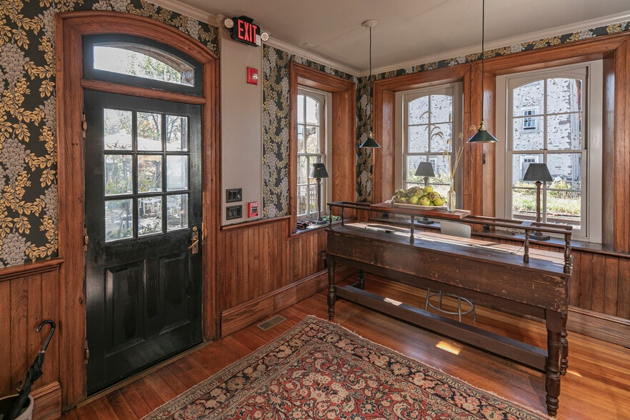 More Photos Of 2 Bridge St, Milford Restaurant For Sale