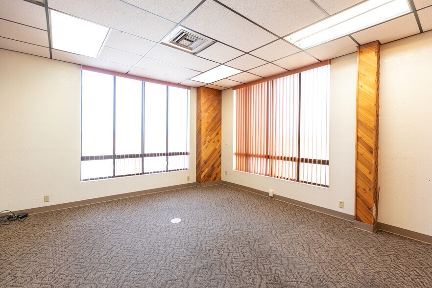 More Photos Of 1249 E Ridgecrest Blvd, Ridgecrest Office For Sale