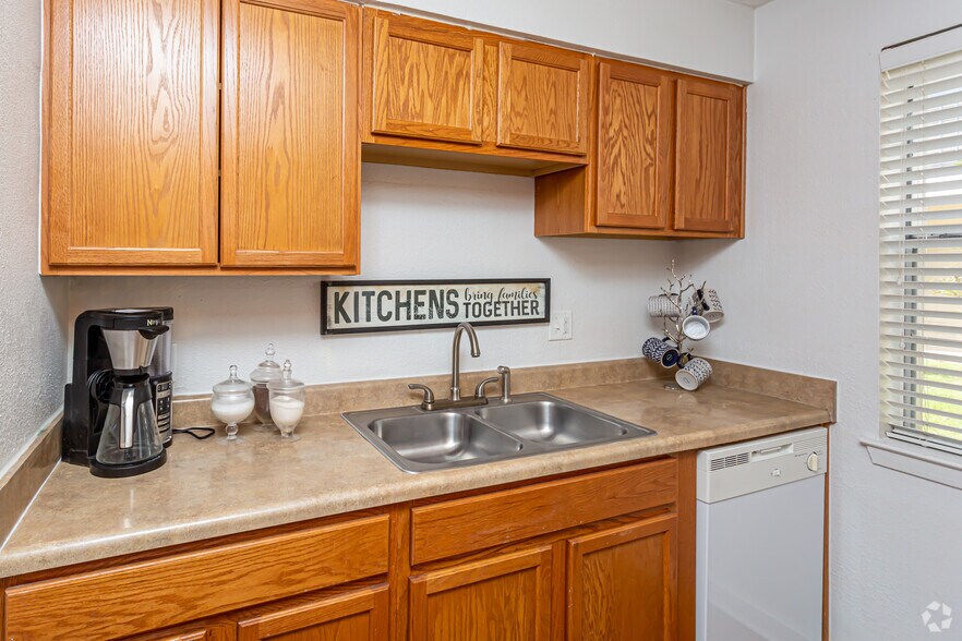 More Photos Of 5431 Essen Ln, Baton Rouge Apartments For Sale