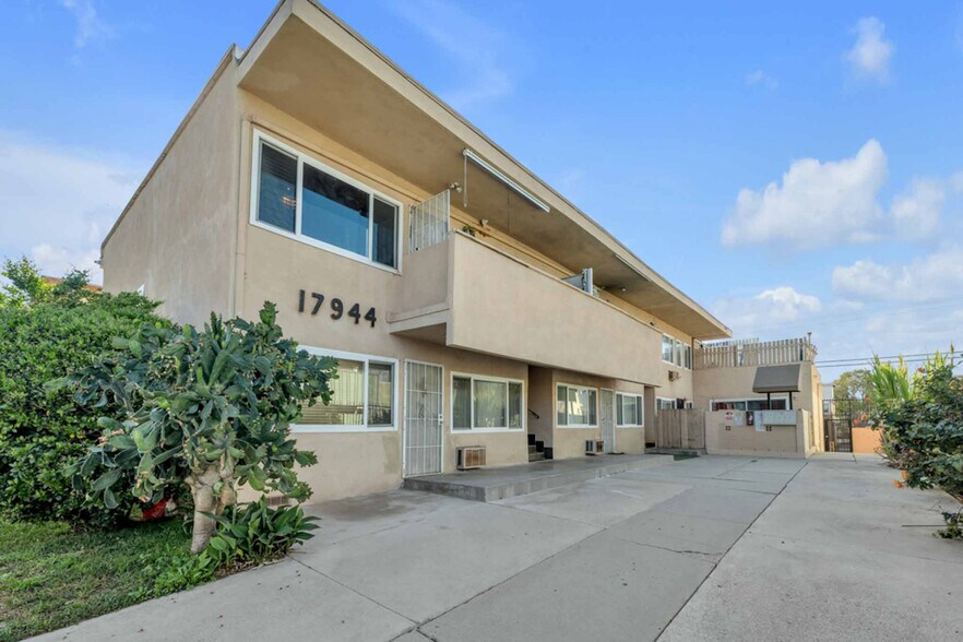 More Photos Of 17944 Schoenborn St, Northridge Apartments For Sale