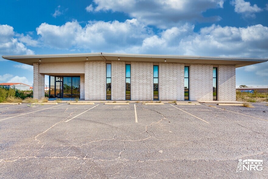 More Photos Of 1503 E Taylor Ave, Midland Industrial For Sale