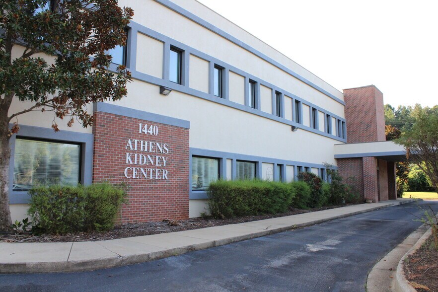 More Photos Of 1440 N Chase St, Athens Medical For Lease