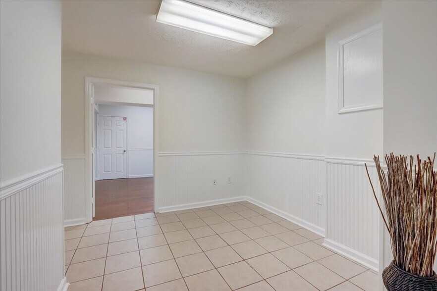 More Photos Of 249 N Price Rd, Sugar Hill Office For Sale