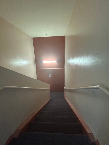 More Photos Of 28294-28310 Constellation Rd, Valencia Light Distribution For Sale