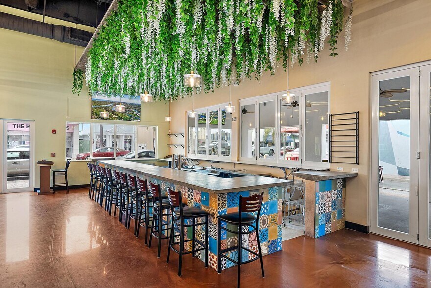 More Photos Of 604 Lake Avenue, Lake Worth Beach Restaurant For Lease