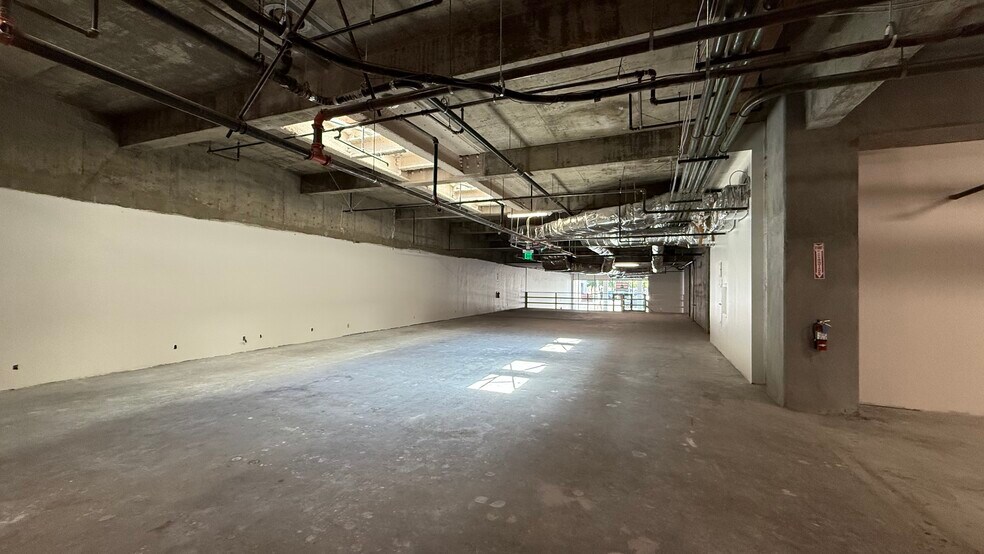 More Photos Of 9300 Wilshire Blvd, Beverly Hills Office For Sale