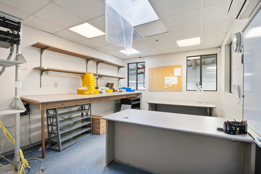 More Photos Of 1160 Industrial Rd, San Carlos Research And Development For Sale