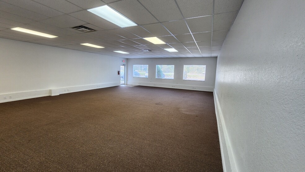 More Photos Of 16332 Cortez Blvd, Brooksville Medical For Lease