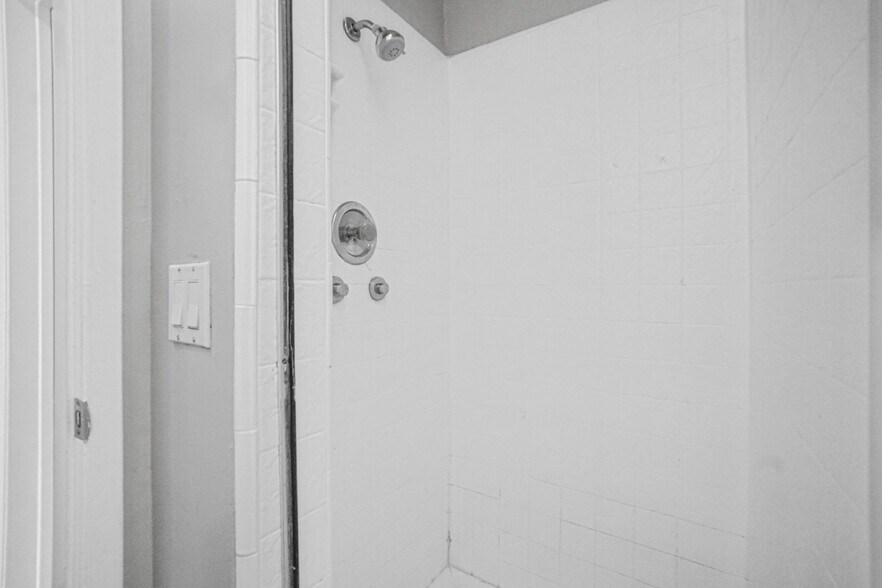 More Photos Of 11943 Kiowa Ave, Los Angeles Apartments For Sale