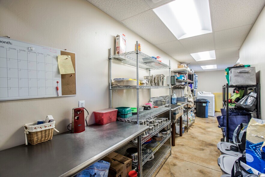 More Photos Of 39812 Hazel Dell Rd, Shawnee Veterinarian Kennel For Sale