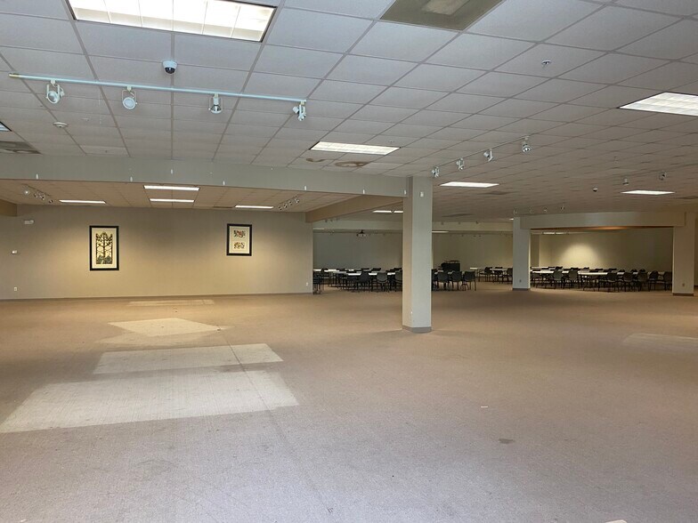 More Photos Of 7168 Moore Dr, Southaven Freestanding For Lease