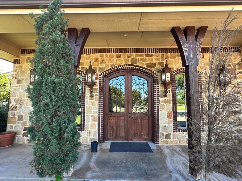 More Photos Of 441 Lone Star Dr, Abilene Office For Lease