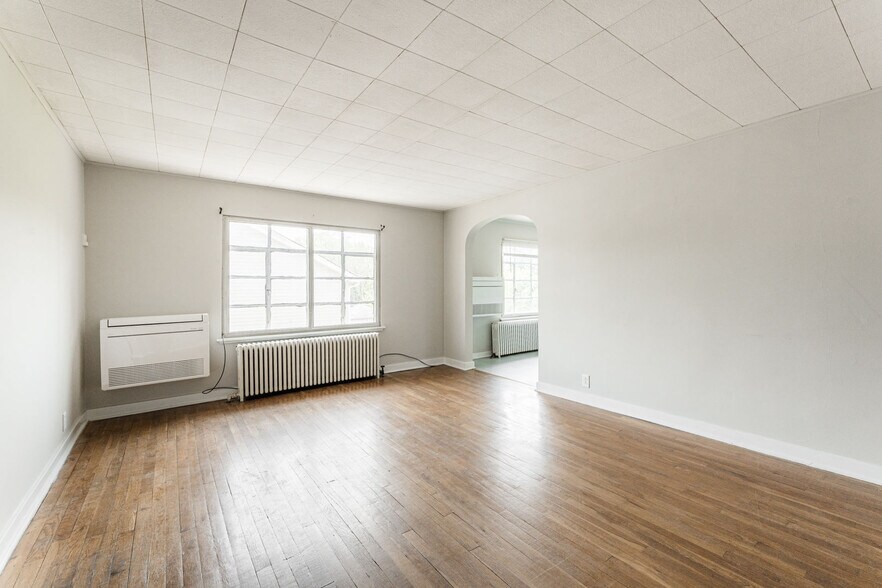 More Photos Of 524 Cross St, Sycamore Apartments For Sale