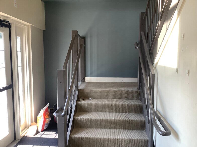 More Photos Of 19 Willow St, Natick Office For Lease