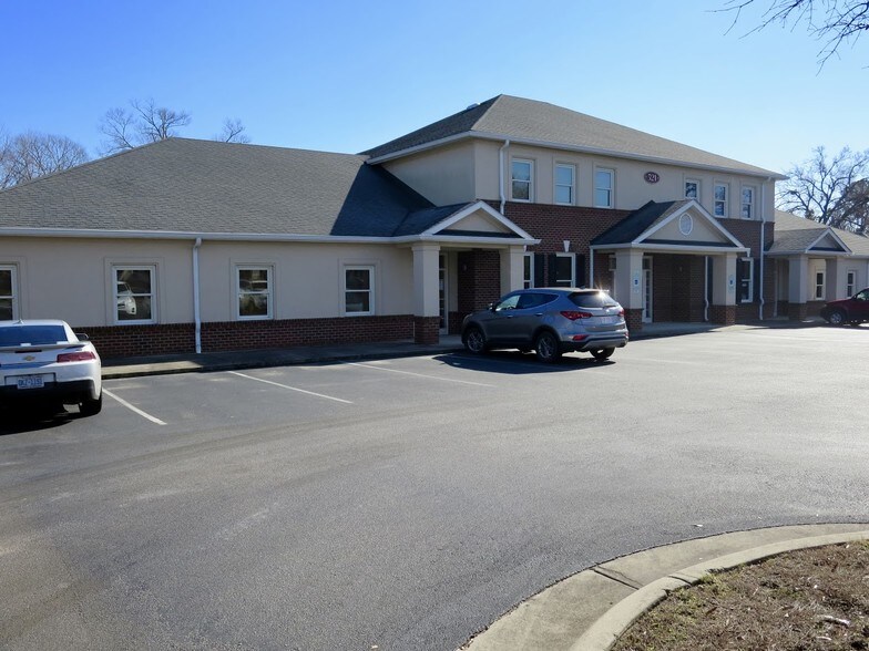 More Photos Of 321 Dick St, Fayetteville Medical For Sale