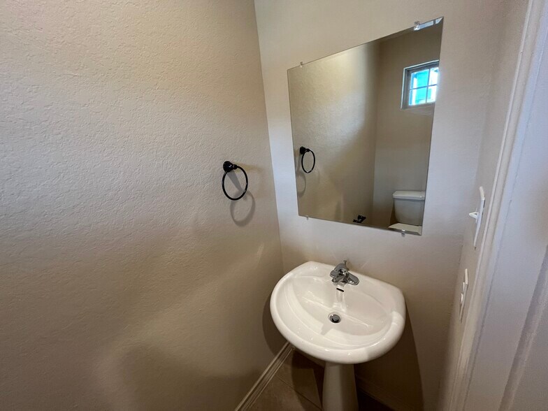 More Photos Of 6618 Mia Way, San Antonio Apartments For Sale
